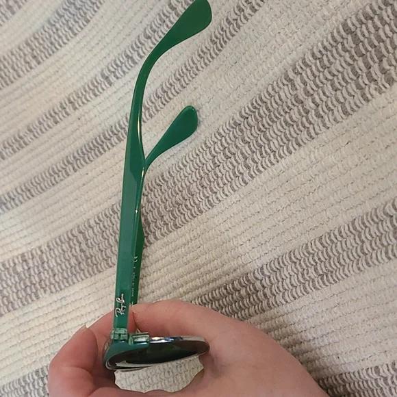 NWT Adorable Green Ray-Bans